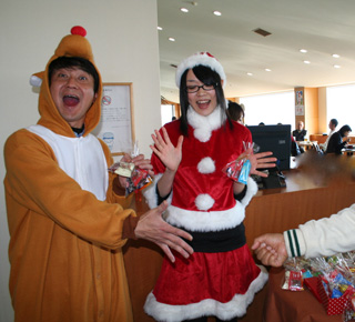 tonakaisantosantasan.jpg